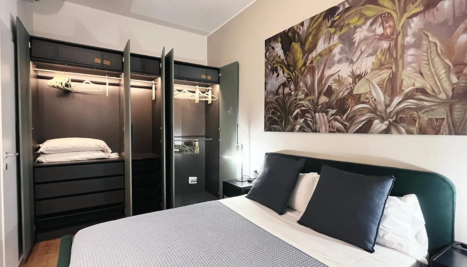 Central Charm Apartment Milan